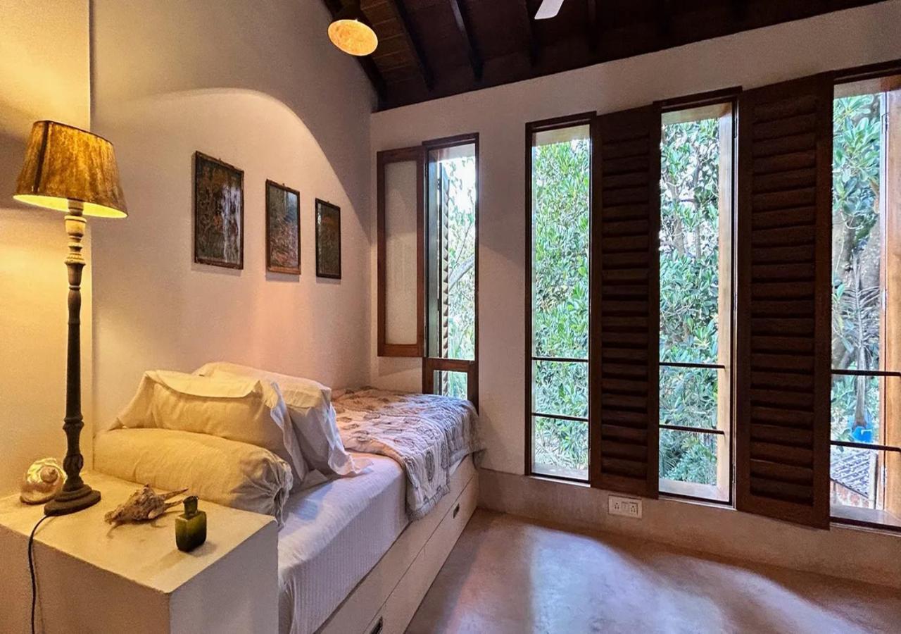 Saffronstays Stella Maris - Luxury Beach Front Villa Near Redi Beach Querim Kültér fotó